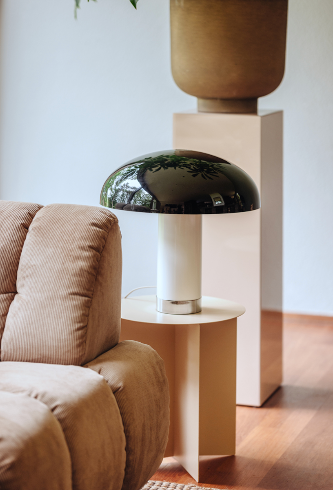 Metal Side Table / Cream