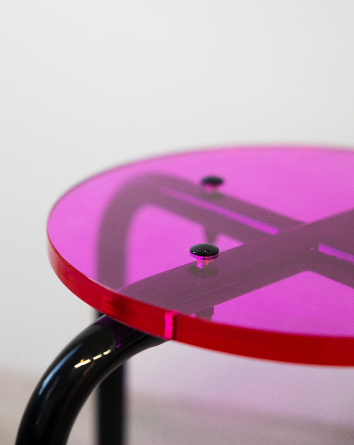 Le Pop stool / black & pink / small