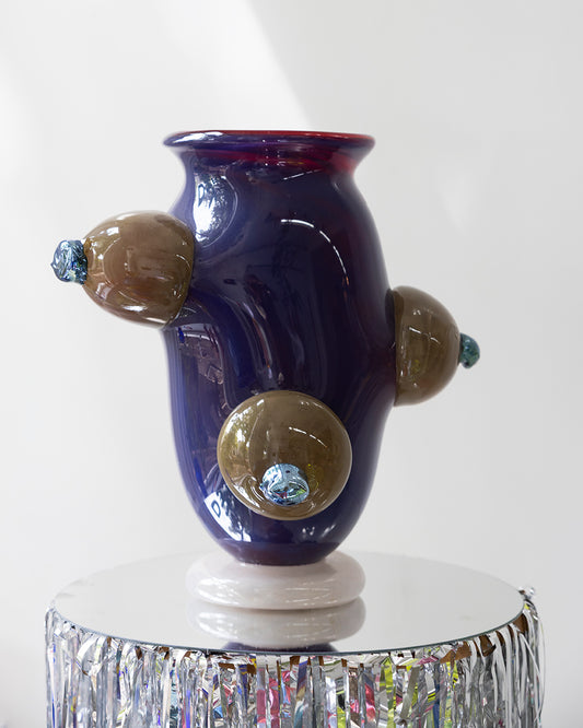 Boobs vase - purple, 2025 - by Nienke & Bernard