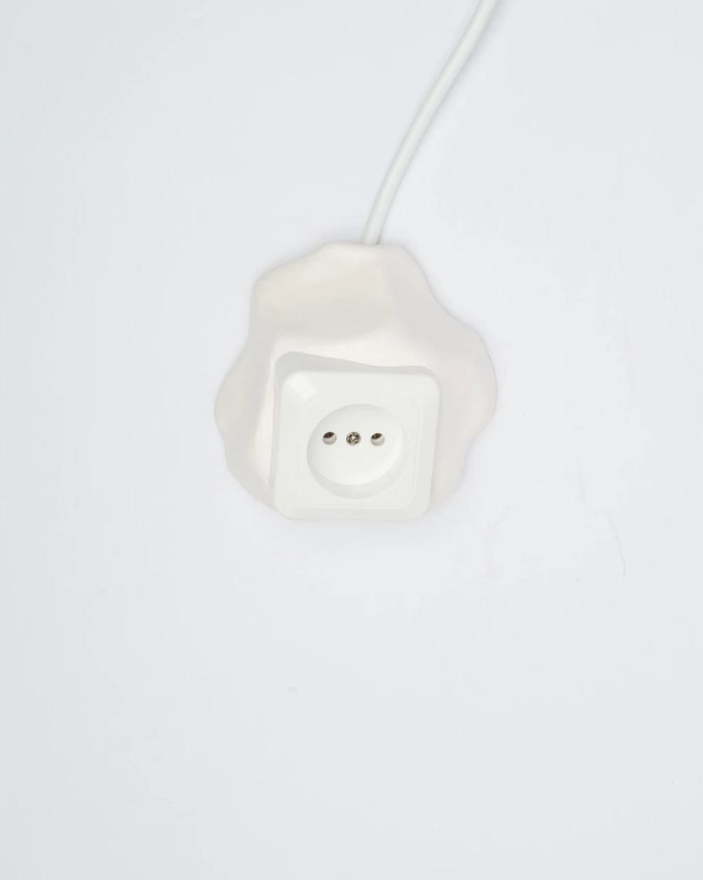 White plug, single, by Gert