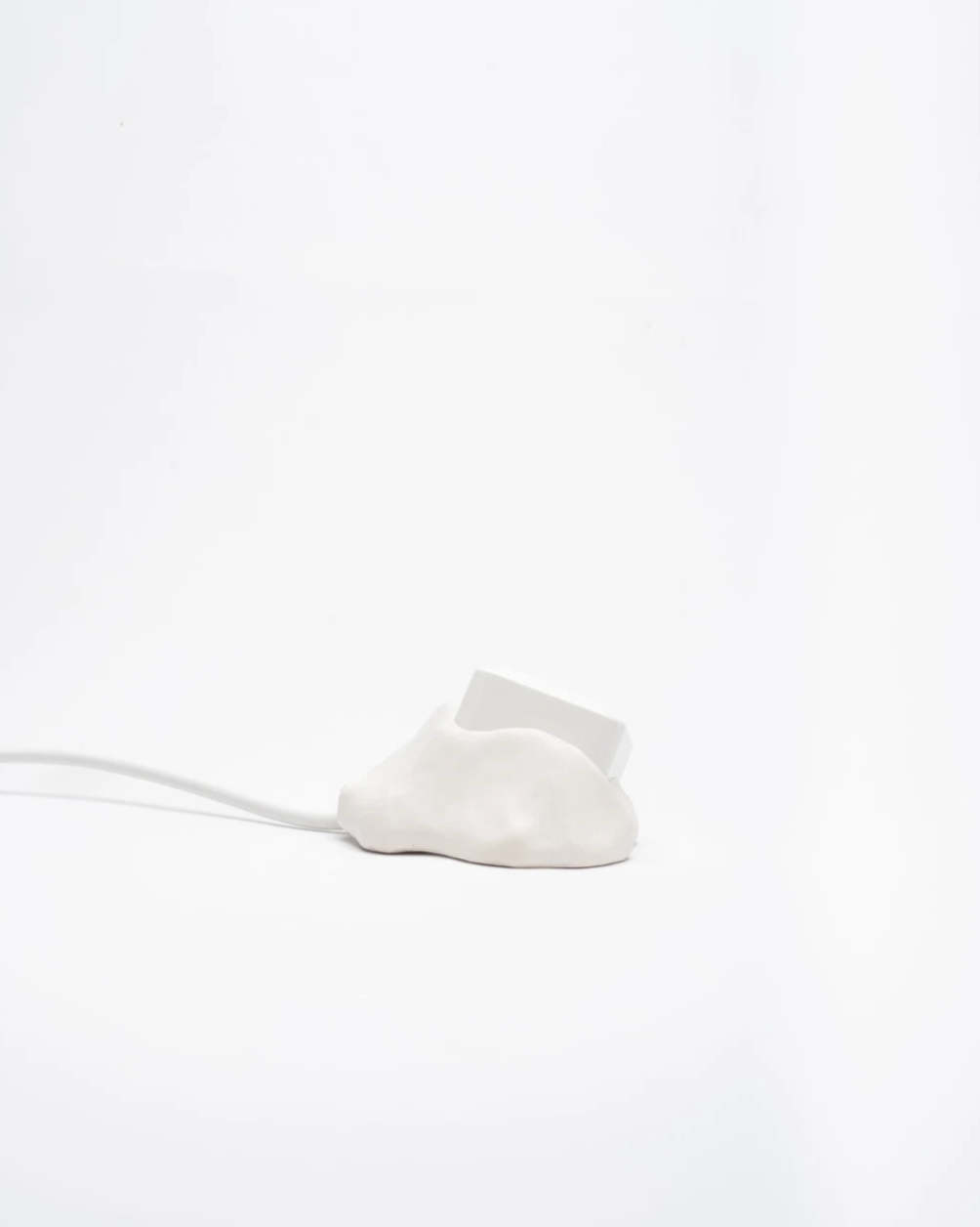 White plug, single, by Gert