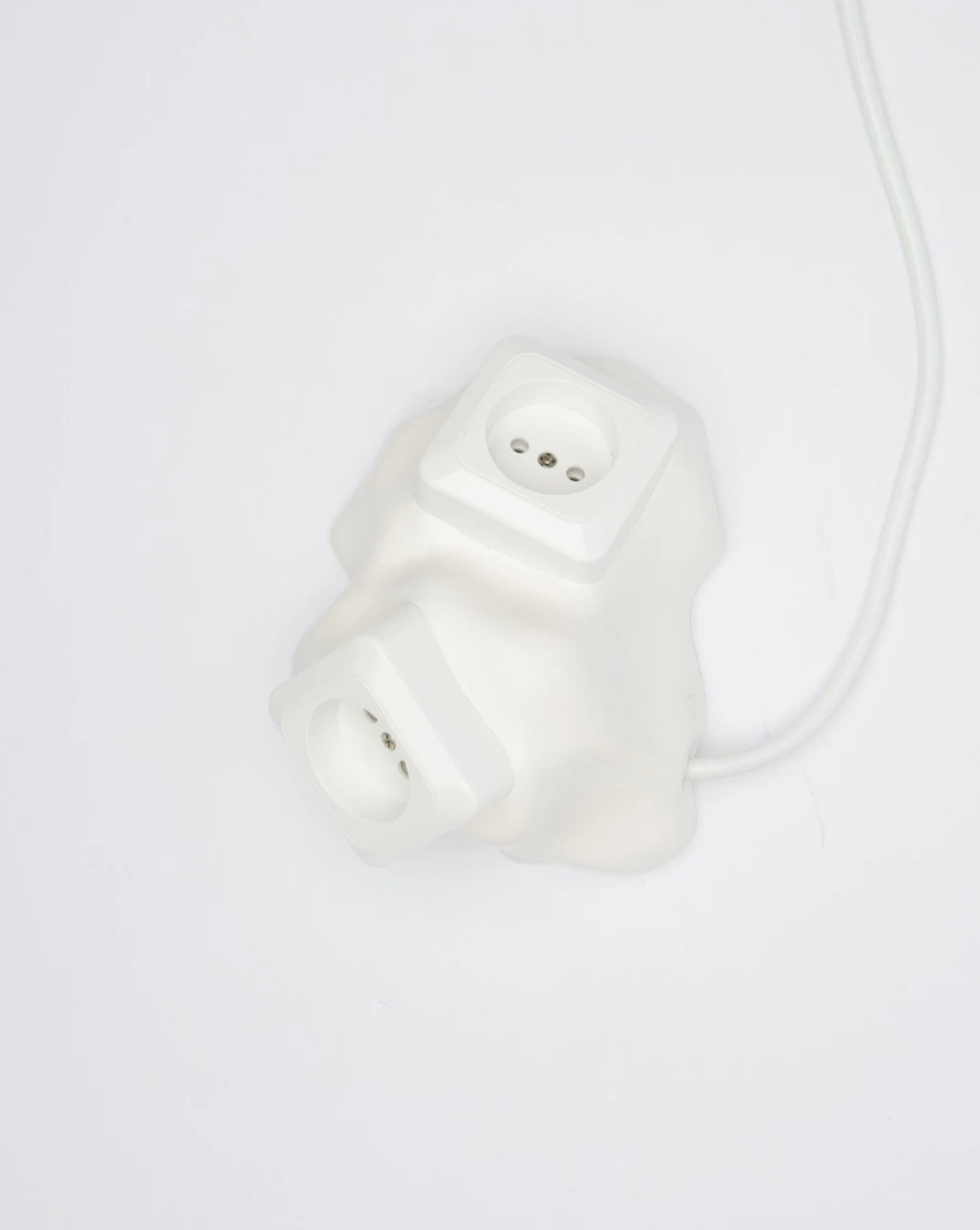White plug, double, by Gert