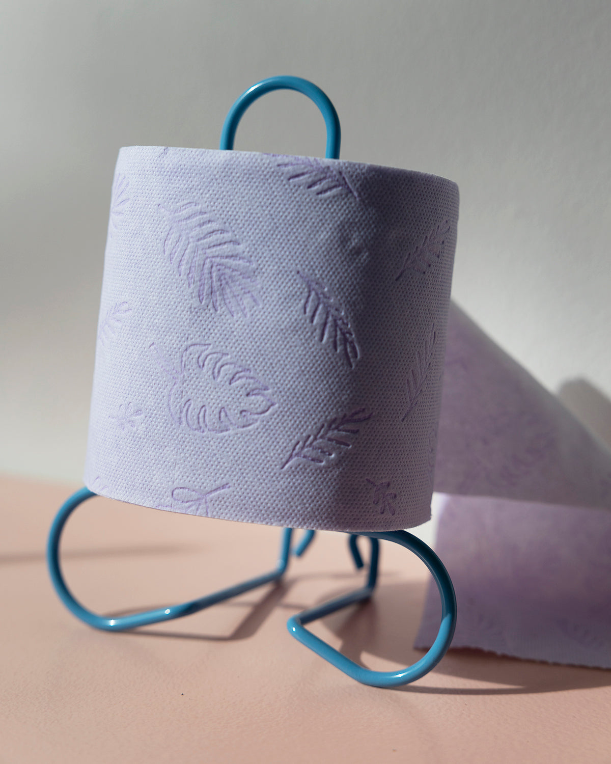 Tolly toilet paper holder / light blue - by Jeroen Spitsberg