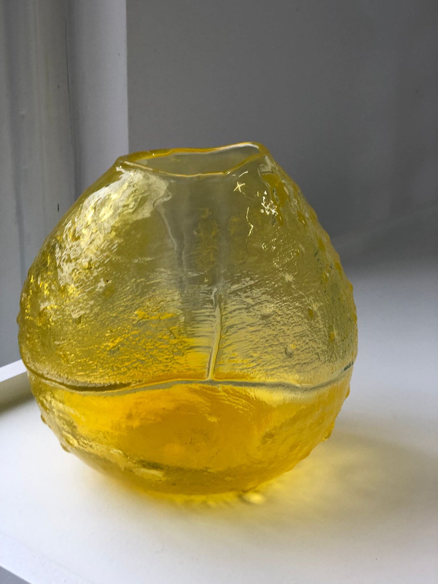 Medium Round Vase/ yellow