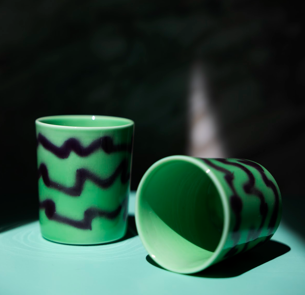 Coffee cup / green graffiti