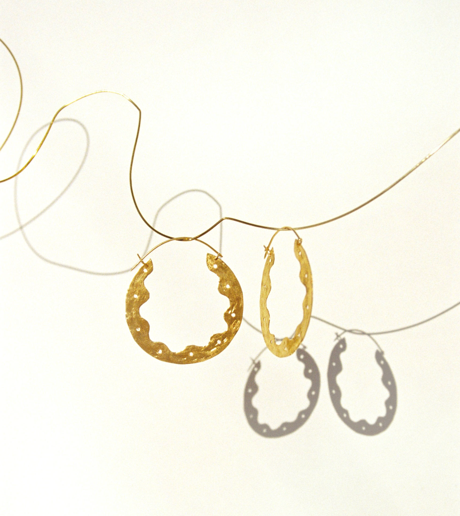 Ajuar earing / gold plated silver