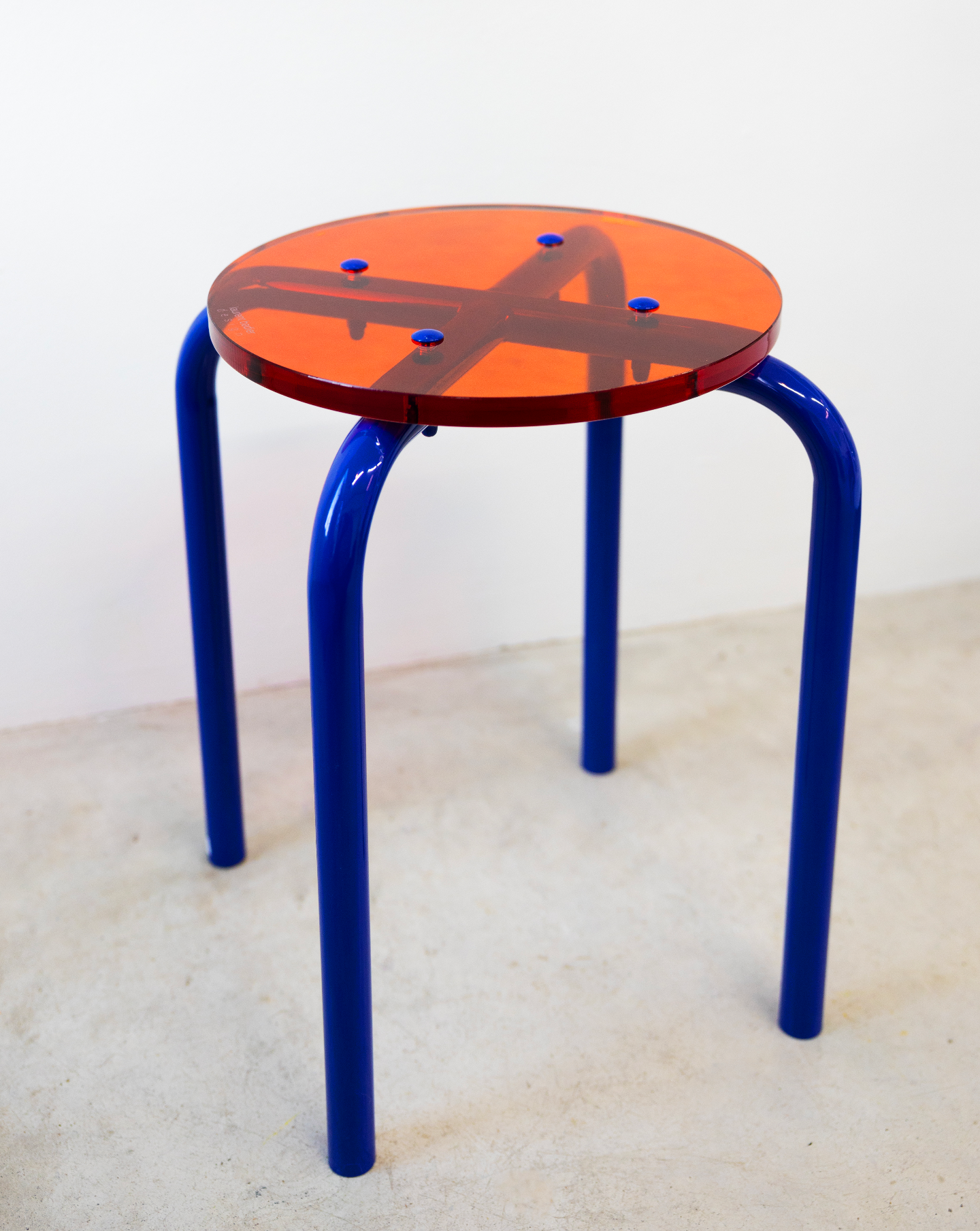 Le Pop stool - red and blue