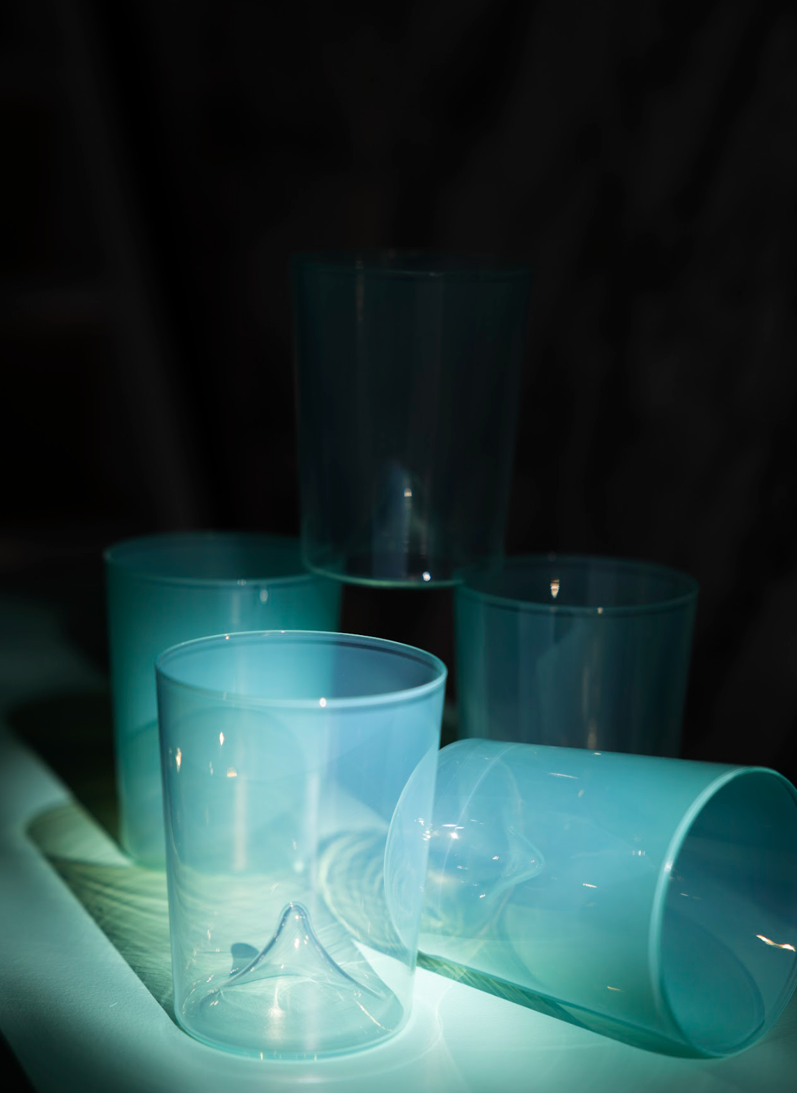 Thin drinking glasses / turquoise