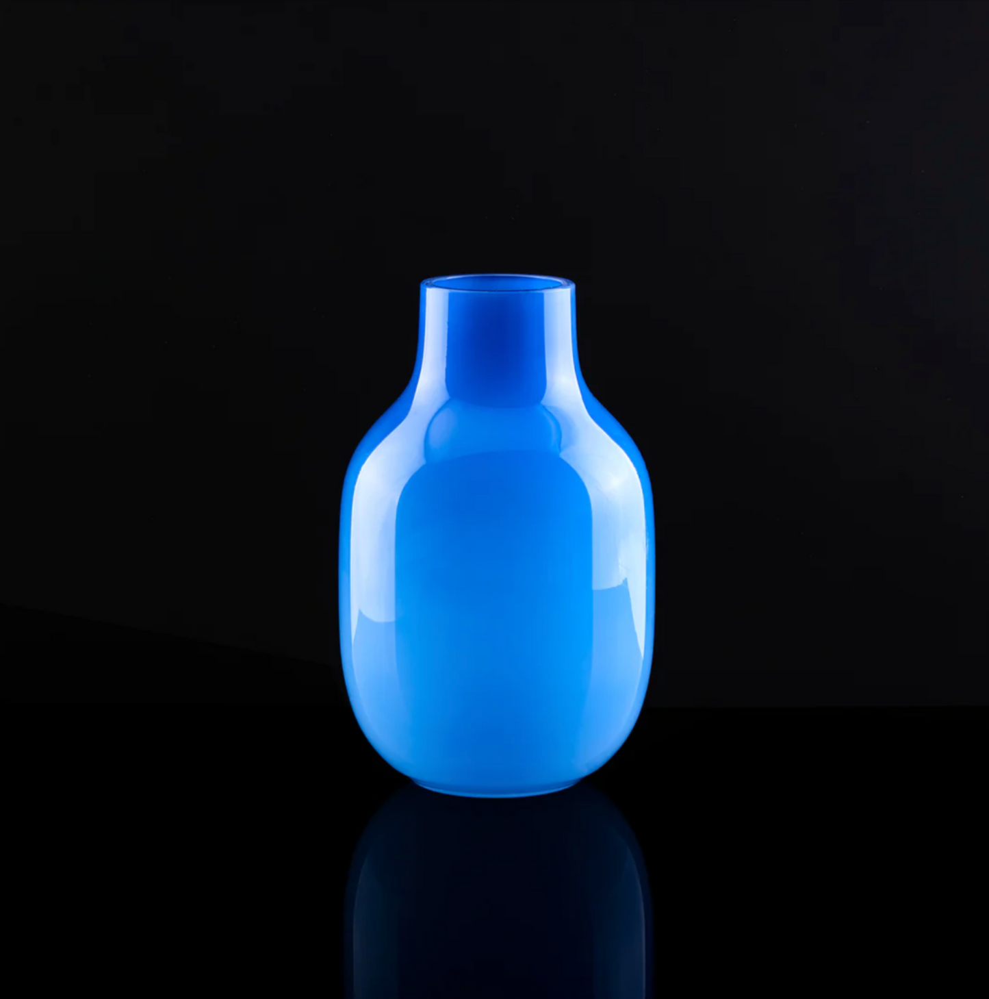 Thin vase / ultramarine